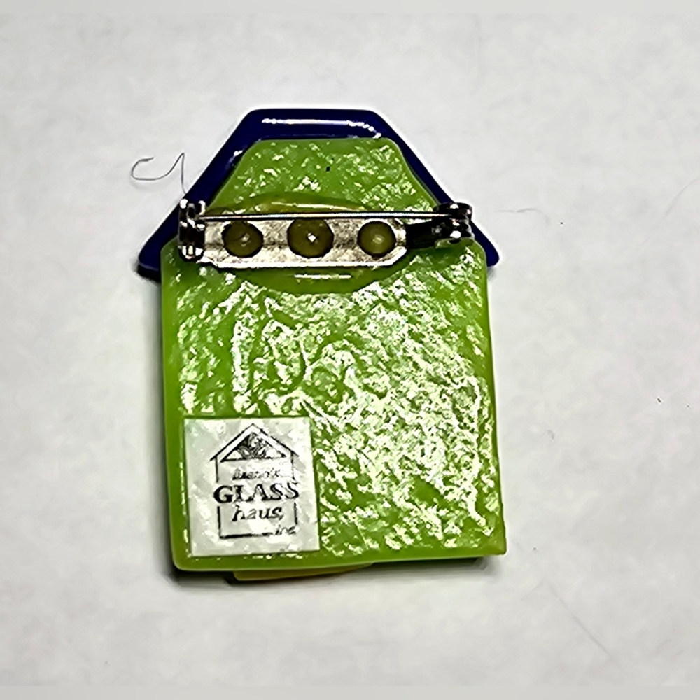 Lucinda designs glass school house pin brooch - Picture 2 of 4